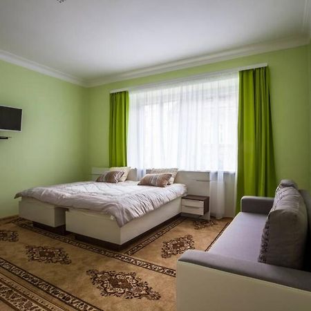 Luxury Air-Conditioned Family Apartment Spitalska Old Town Pozsony Kültér fotó
