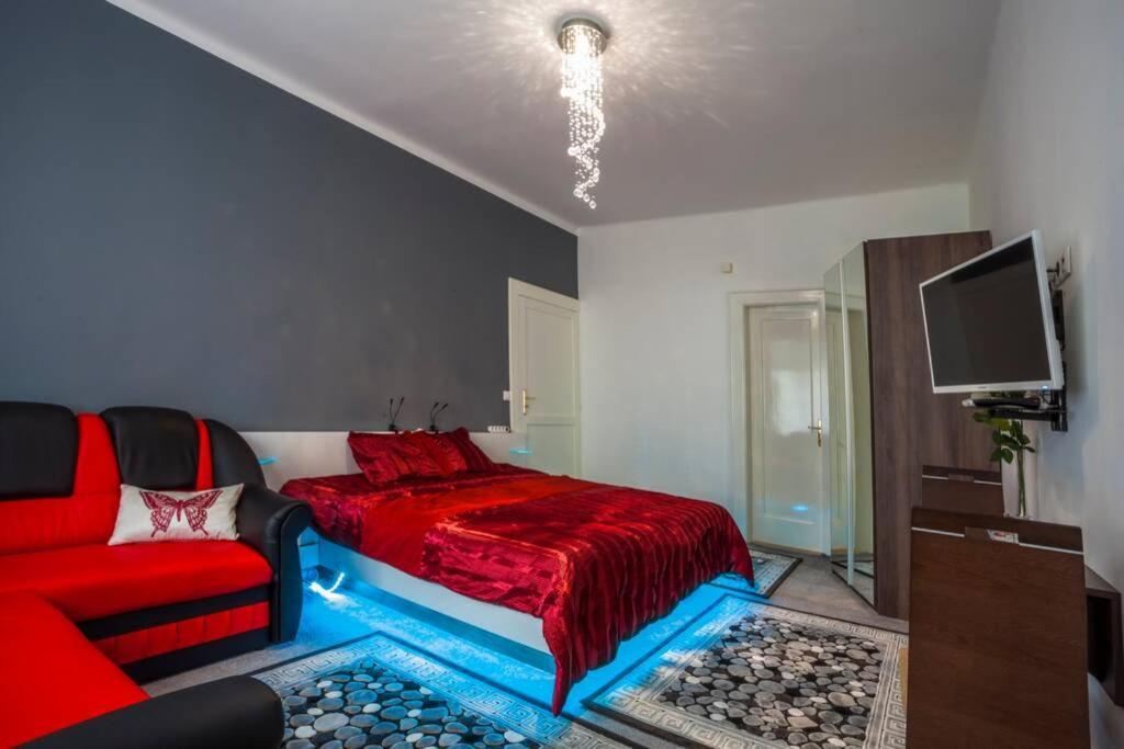 Luxury Air-Conditioned Family Apartment Spitalska Old Town Pozsony Kültér fotó