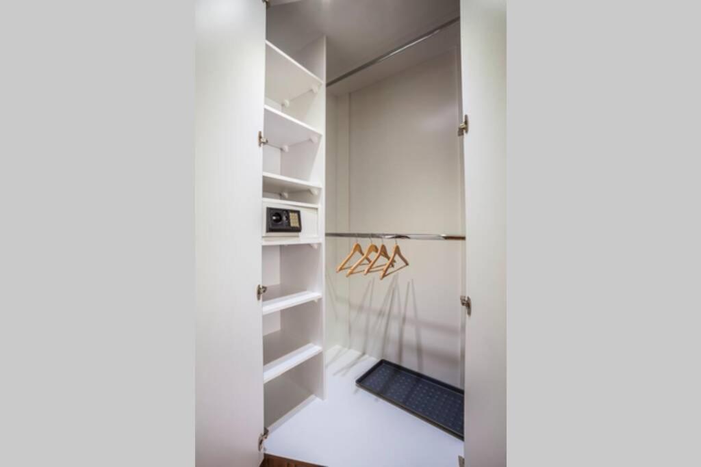 Luxury Air-Conditioned Family Apartment Spitalska Old Town Pozsony Kültér fotó