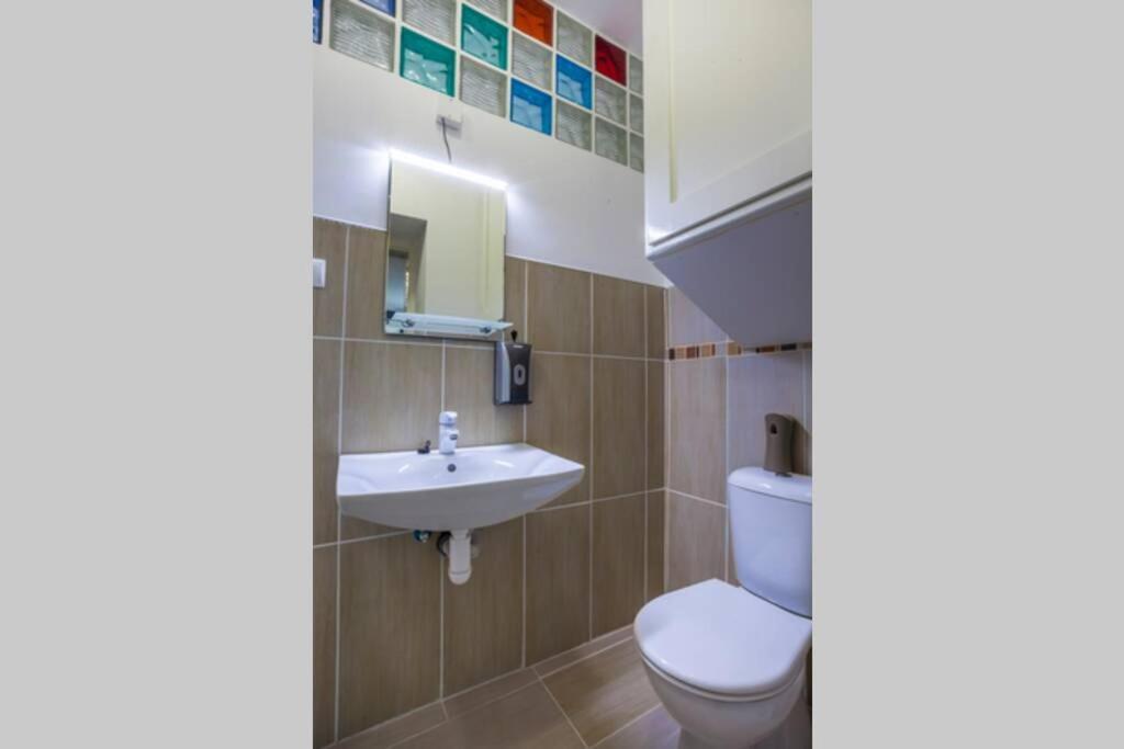 Luxury Air-Conditioned Family Apartment Spitalska Old Town Pozsony Kültér fotó