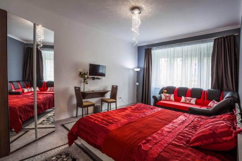 Luxury Air-Conditioned Family Apartment Spitalska Old Town Pozsony Kültér fotó